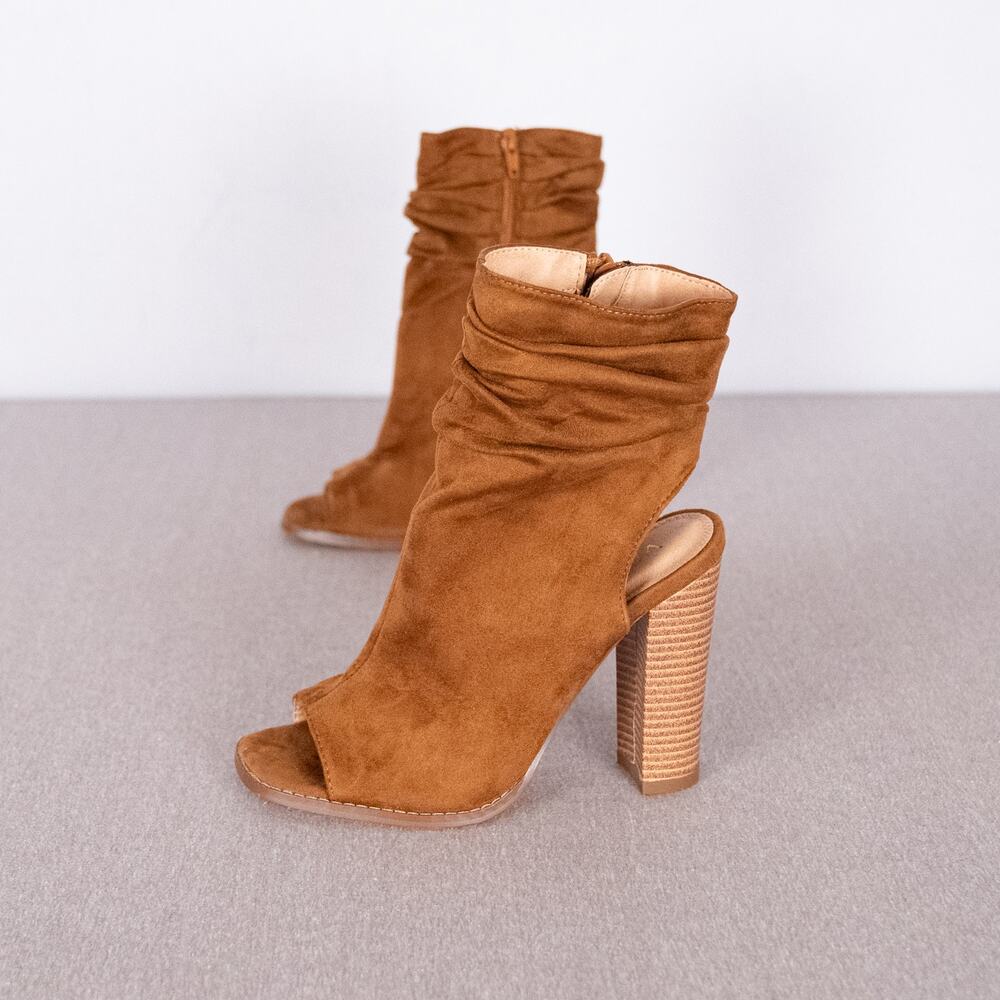 Women's Brown Faux Suede Peep Toe Heeled Zip Booties SZ 8 Festival Western Boho - Picture 4 of 8